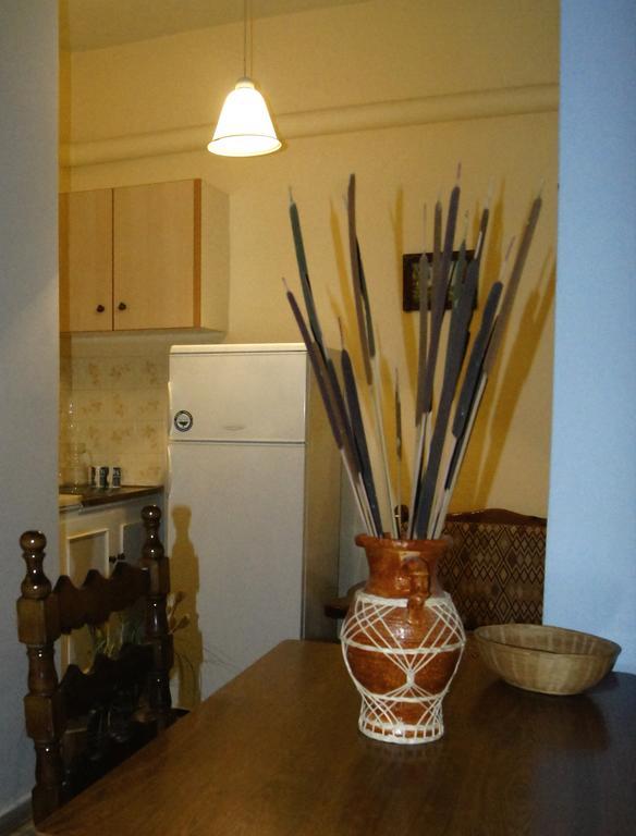 Idroussa Apartment Batsi  Room photo